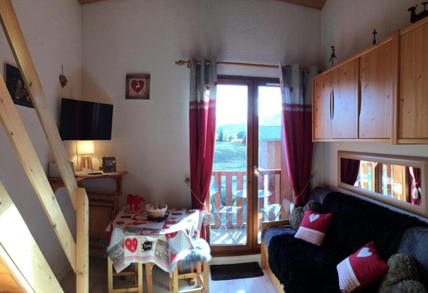 Rent in ski resort Studio mezzanine 4 people (B62) - Résidence Plein Soleil - La Toussuire