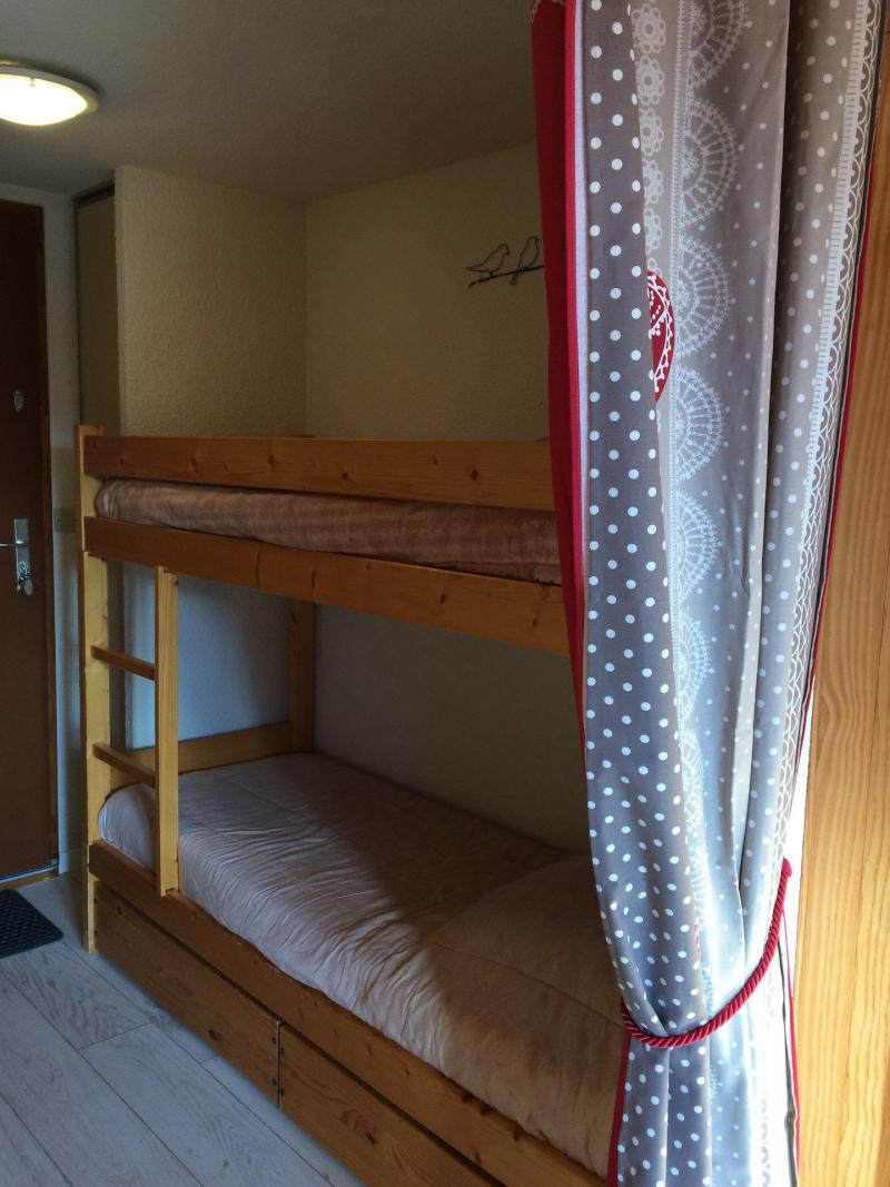 Rent in ski resort Studio mezzanine 4 people (B62) - Résidence Plein Soleil - La Toussuire - Cabin