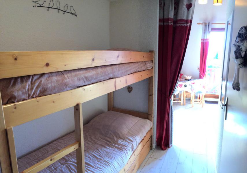 Rent in ski resort Studio mezzanine 4 people (B62) - Résidence Plein Soleil - La Toussuire - Cabin