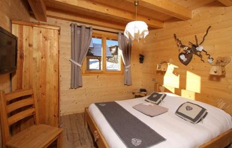 Rent in ski resort Chalet le Reflet des Aiguilles - La Toussuire - Double bed