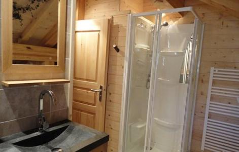 Rent in ski resort Chalet le Reflet des Aiguilles - La Toussuire - Shower room