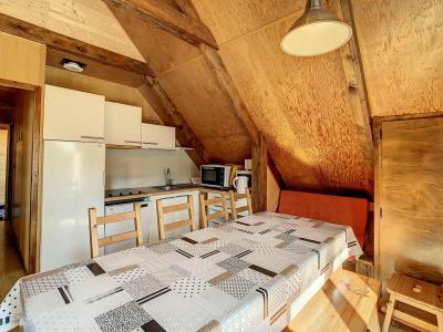 Rent in ski resort 4 room chalet sleeping corner 10 people - Chalet les Lutins - La Toussuire - Dining area