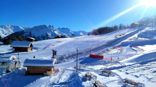 Rent in ski resort La Résidence les Bergers - La Toussuire - Winter outside