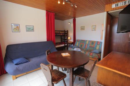 Rent in ski resort Studio sleeping corner 5 people (138) - Résidence l'Ouillon - La Toussuire - Living room