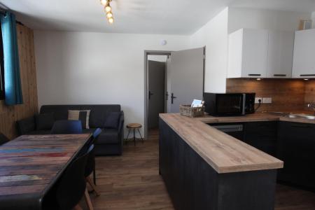 Rent in ski resort 2 room apartment sleeping corner 6 people (LYS2) - Résidence le Floral - La Toussuire - Living room