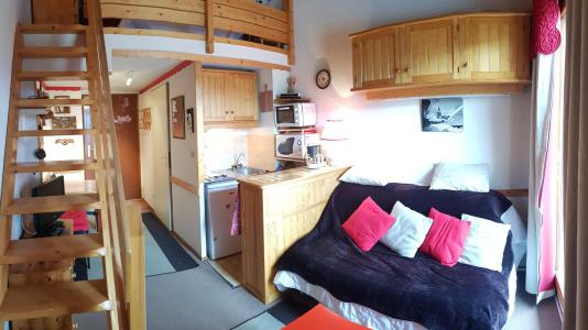 Rent in ski resort Studio mezzanine 4 people (B70) - Résidence le Plein-Soleil - La Toussuire - Living room