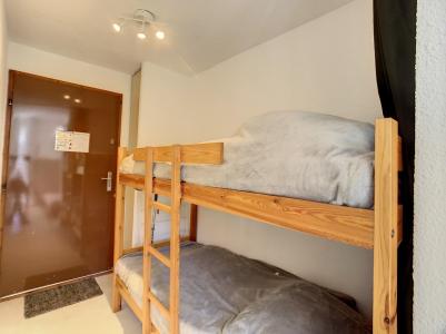 Rent in ski resort Studio sleeping corner 2 people (C80) - Résidence le Plein-Soleil - La Toussuire - Apartment