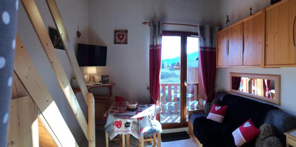 Rent in ski resort Studio mezzanine 4 people (B62) - Résidence Plein Soleil - La Toussuire - Living room