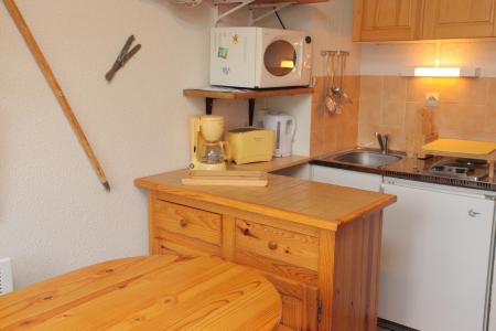 Rent in ski resort Studio sleeping corner 3 people (C103) - Résidence Plein Soleil - La Toussuire - Kitchen