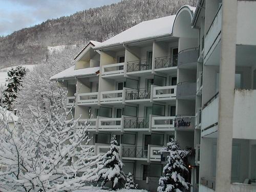Rent in ski resort Résidence les Silènes - Le Collet d'Allevard - Winter outside