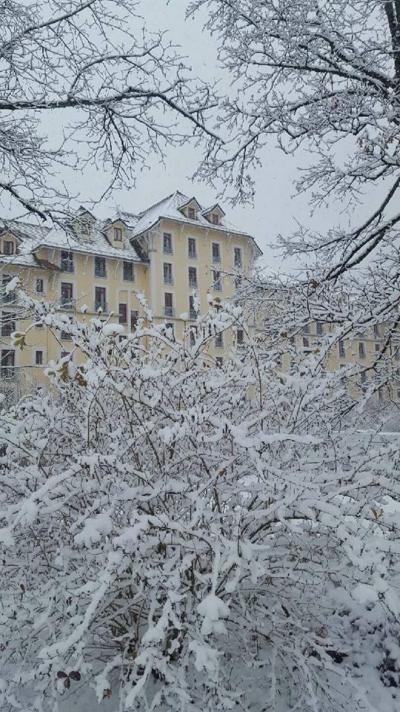 Vacances en montagne Appart'Hôtel le Splendid - Le Collet d'Allevard - Extérieur hiver