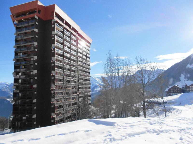 Rent in ski resort La Résidence Lunik Orion - Le Corbier - Winter outside