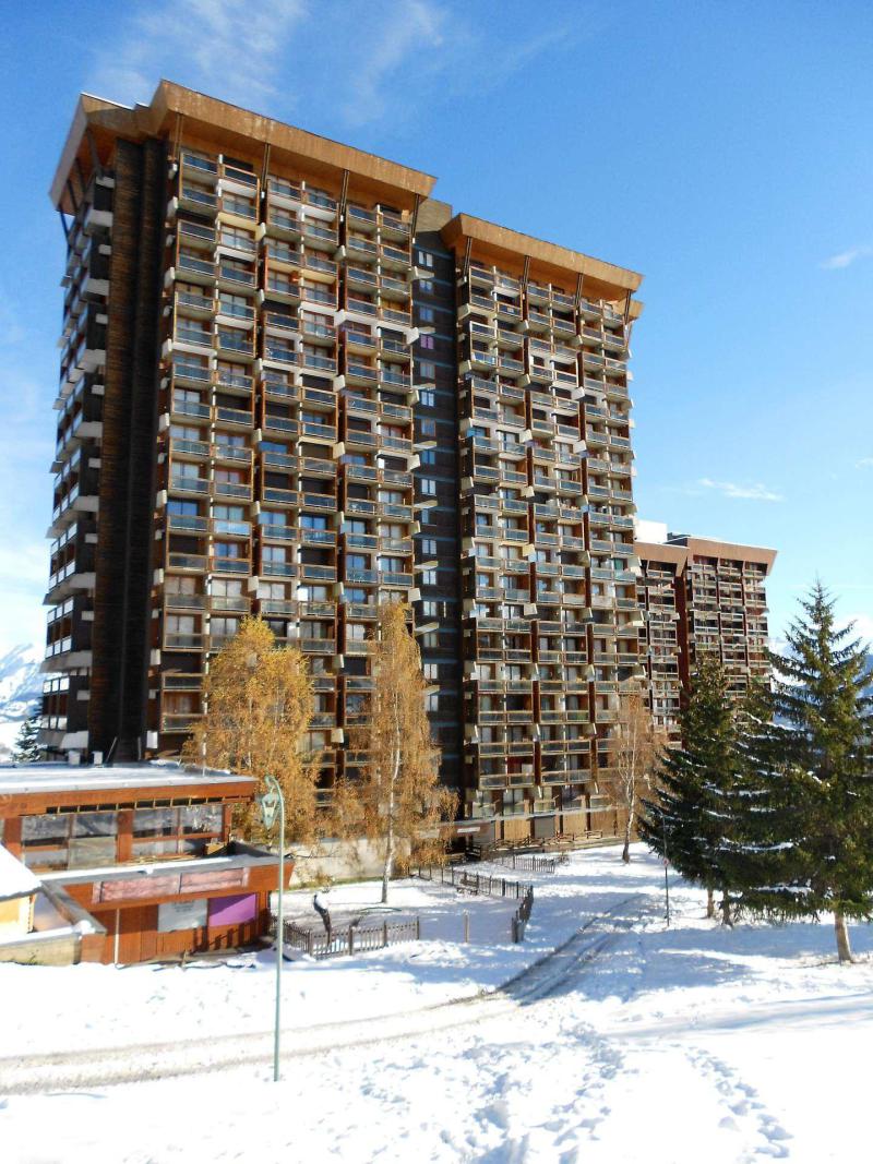 Rent in ski resort La Résidence Soyouz-Vanguard - Le Corbier - Winter outside