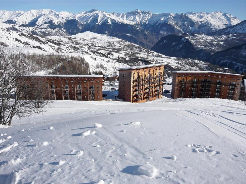Rent in ski resort Les Pistes - Le Corbier - Winter outside