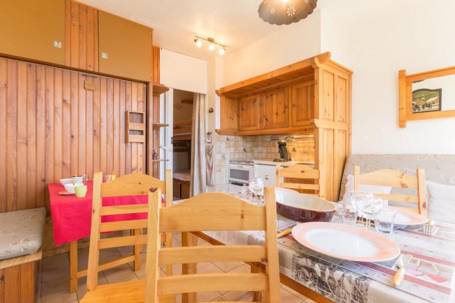 Ski verhuur Studio bergnis 4 personen (11) - Résidence Apollo - Le Corbier - Woonkamer