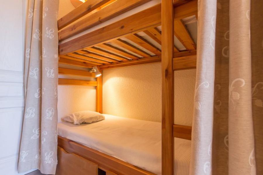 Rent in ski resort Studio sleeping corner 4 people (11) - Résidence Apollo - Le Corbier - Cabin