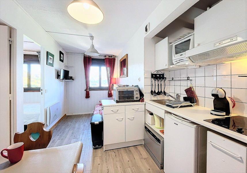 Rent in ski resort 2 room apartment 5 people (1101) - Résidence Baikonour - Le Corbier - Kitchenette