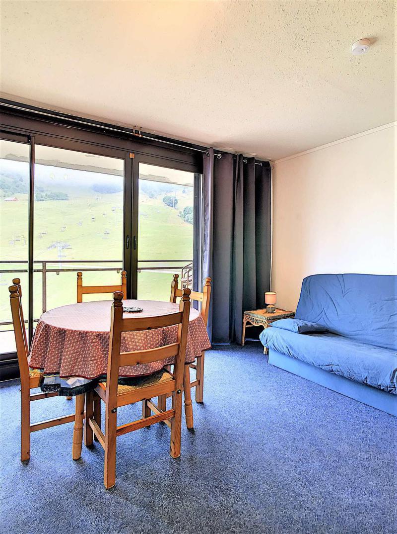Rent in ski resort Studio sleeping corner 4 people (1004) - Résidence Baikonour - Le Corbier