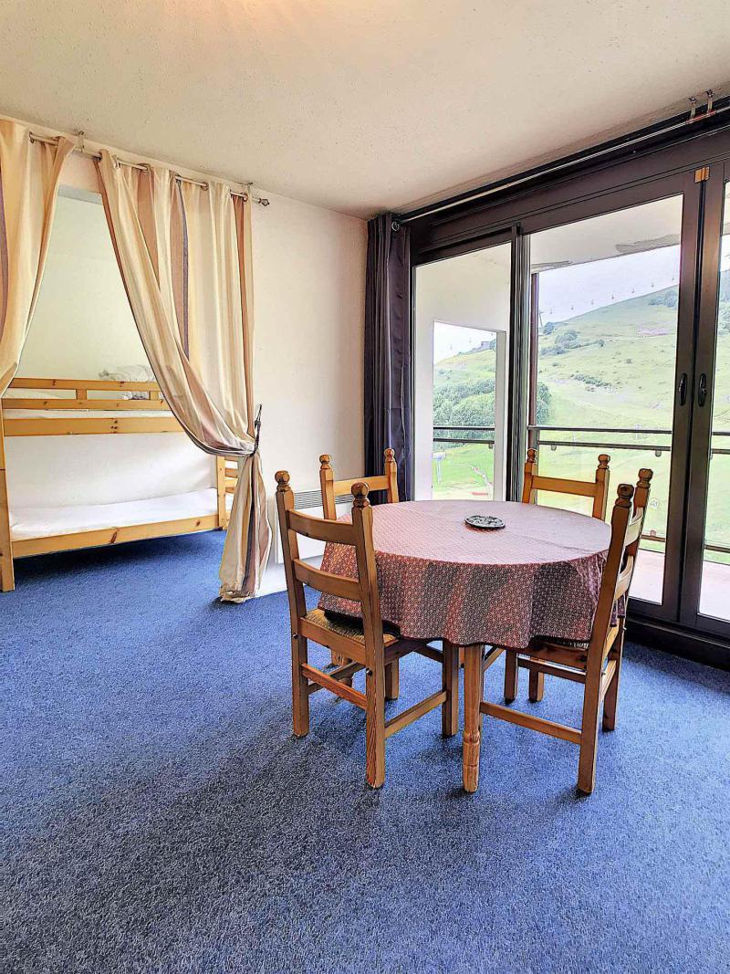 Rent in ski resort Studio sleeping corner 4 people (1004) - Résidence Baikonour - Le Corbier - Living room