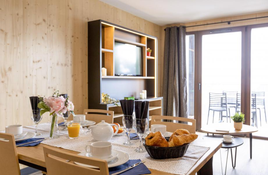Rent in ski resort Résidence Club MMV l'Etoile des Sybelles - Le Corbier - Dining area