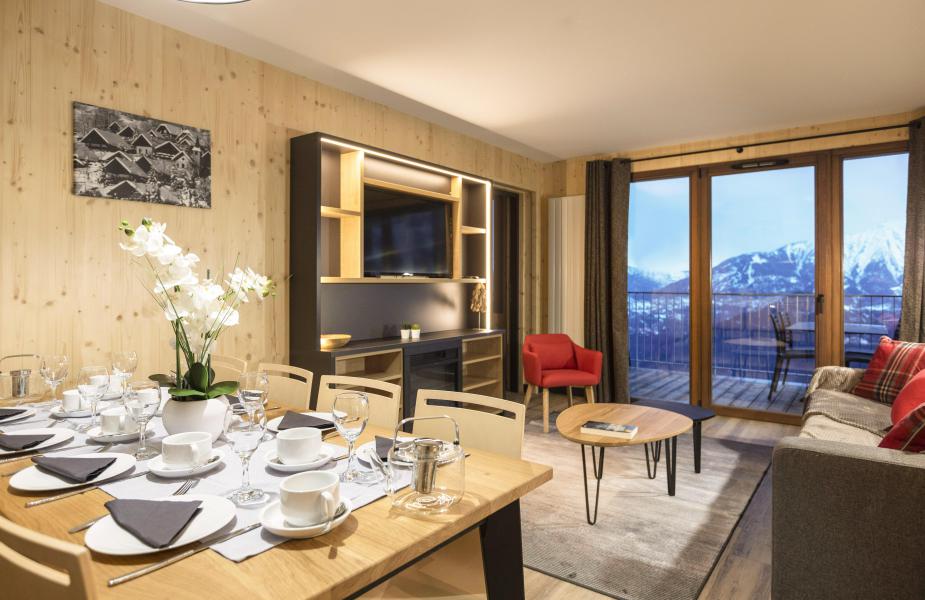 Rent in ski resort Résidence Club MMV l'Etoile des Sybelles - Le Corbier - French window onto balcony