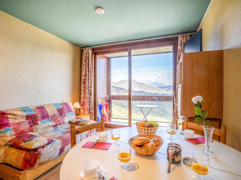 Rent in ski resort 2 room apartment 6 people (65) - Soyouz Vanguard - Le Corbier - Living room