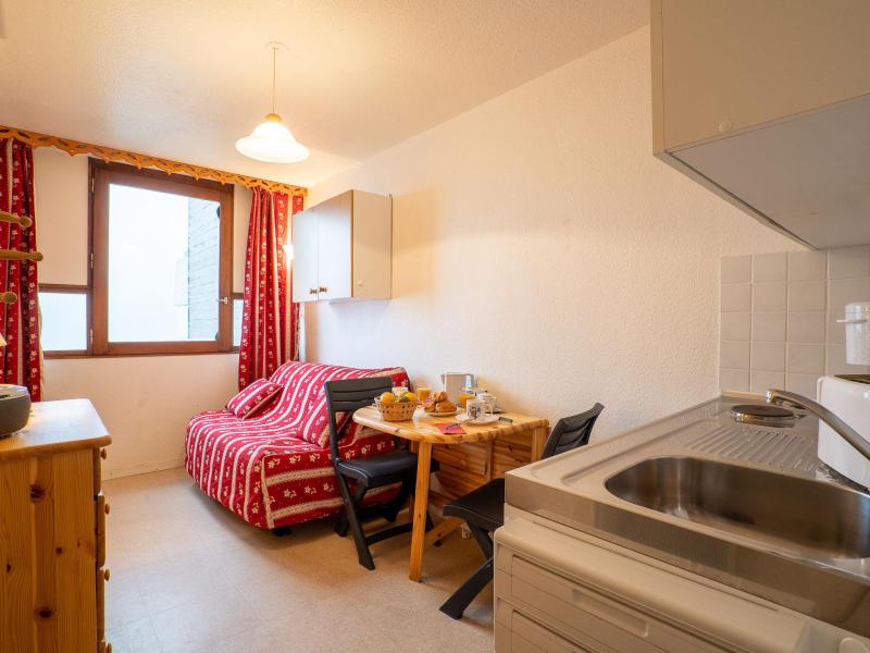 Rent in ski resort 1 room apartment 2 people (80) - Vostok Zodiaque - Le Corbier - Apartment