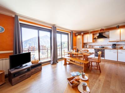 Rent in ski resort 3 room apartment 6 people (6) - Baikonour - Le Corbier - Living room