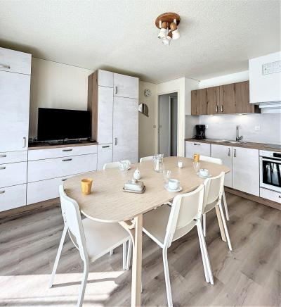Rent in ski resort 3 room apartment 6 people (0108) - Résidence Zodiaque Vostok - Le Corbier