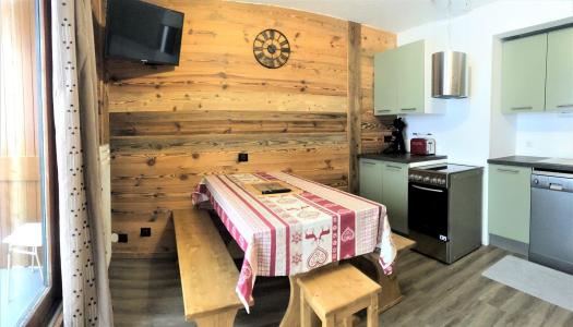 Ski verhuur Appartement 2 kamers bergnis 6 personen (0306) - Résidence Zodiaque Vostok - Le Corbier - Woonkamer