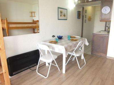 Rent in ski resort 1 room apartment 4 people (74) - Soyouz Vanguard - Le Corbier - Living room