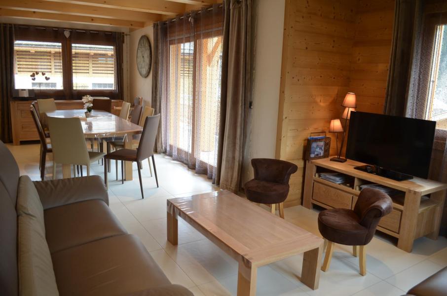 Ski verhuur Chalet triplex 5 kamers 10 personen - Chalet Antoline - Le Grand Bornand - Woonkamer