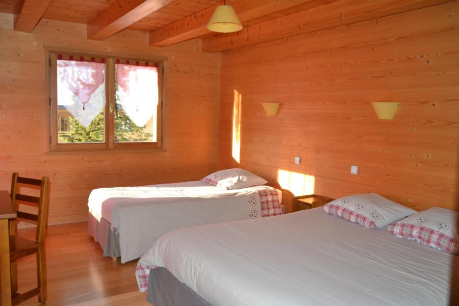 Rent in ski resort 7 room chalet 14 people - Chalet Berceau des Pistes - Le Grand Bornand - Bedroom