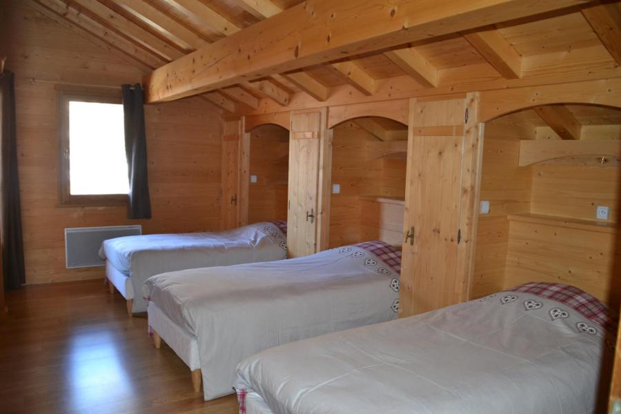 Rent in ski resort 7 room chalet 14 people - Chalet Berceau des Pistes - Le Grand Bornand - Bedroom