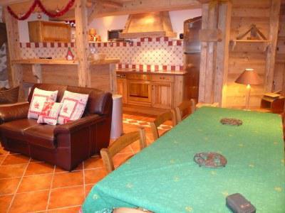 Rent in ski resort 4 room apartment 6 people (2) - Chalet Bon Vieux Temps - Le Grand Bornand - Table