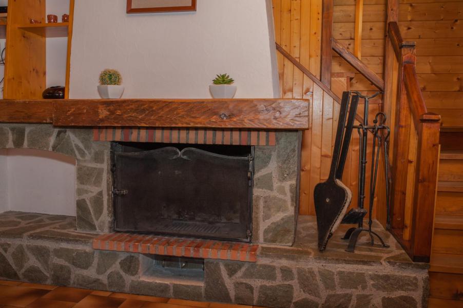 Location au ski Appartement duplex 5 pièces 8 personnes - Chalet Chant'line - Le Grand Bornand - Cheminée