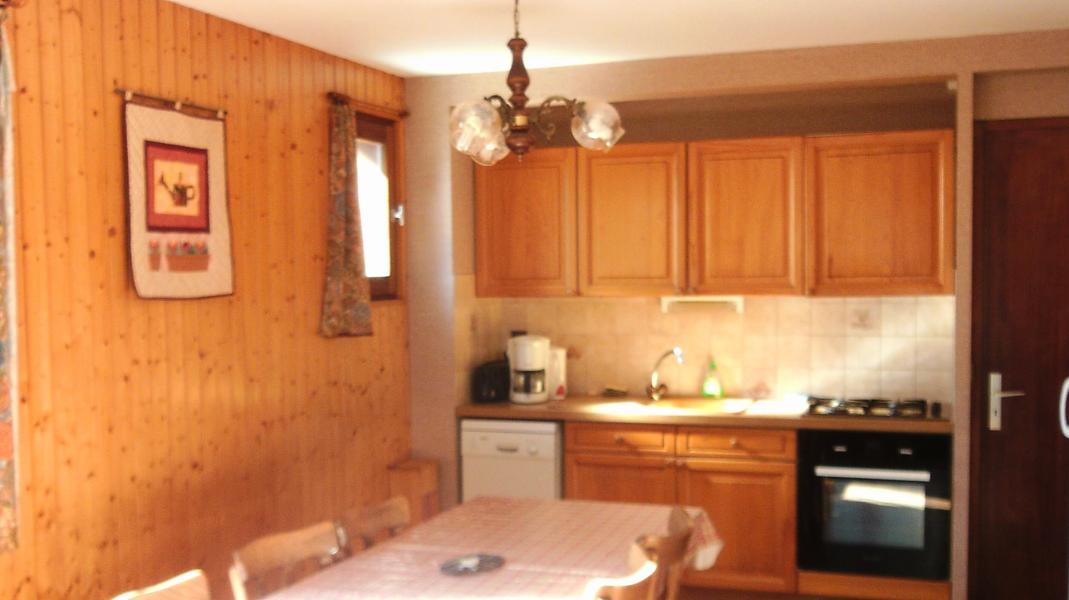 Rent in ski resort 3 room apartment 6 people (4) - Chalet Charvin - Le Grand Bornand - Kitchenette