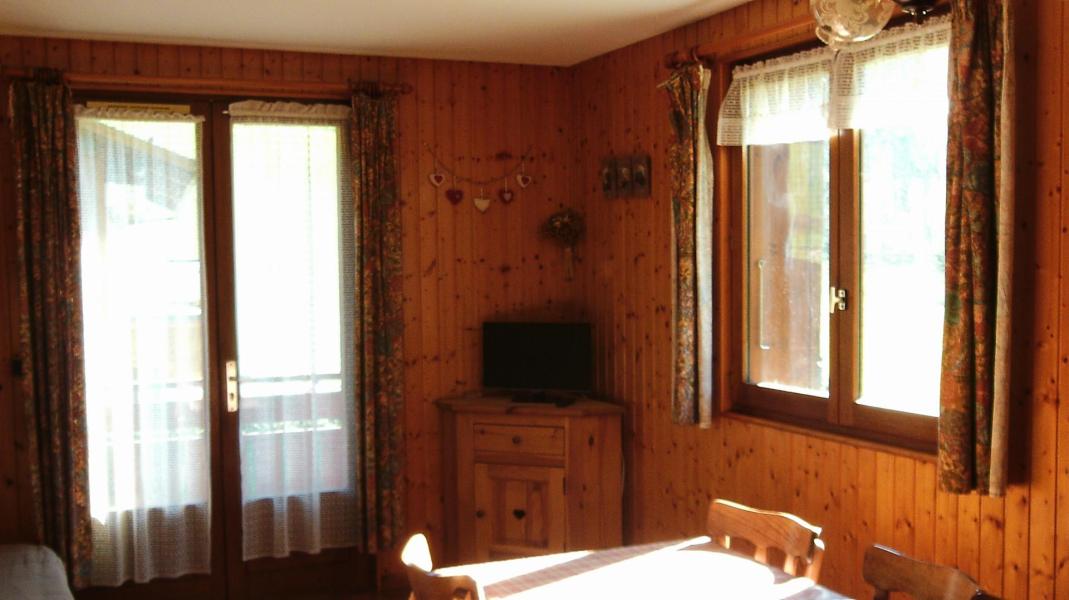 Ski verhuur Appartement 3 kamers 6 personen (4) - Chalet Charvin - Le Grand Bornand - Woonkamer
