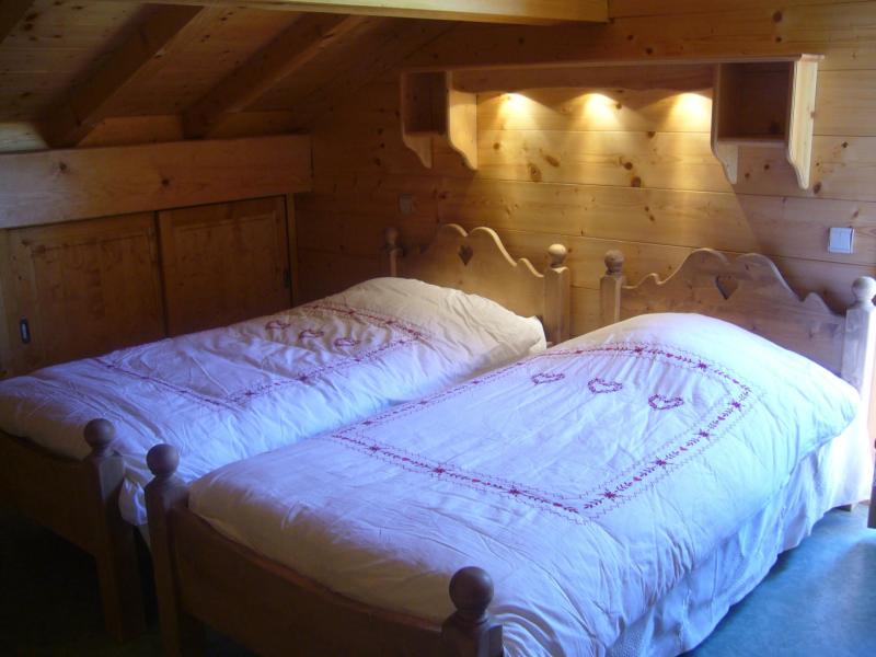 Rent in ski resort 7 room triplex chalet 13 people - Chalet de mon père - Le Grand Bornand - Bedroom