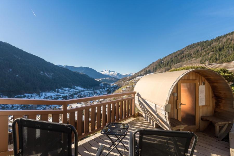 Rent in ski resort 6 room triplex chalet 12 people - Chalet Hartza - Le Grand Bornand - Balcony