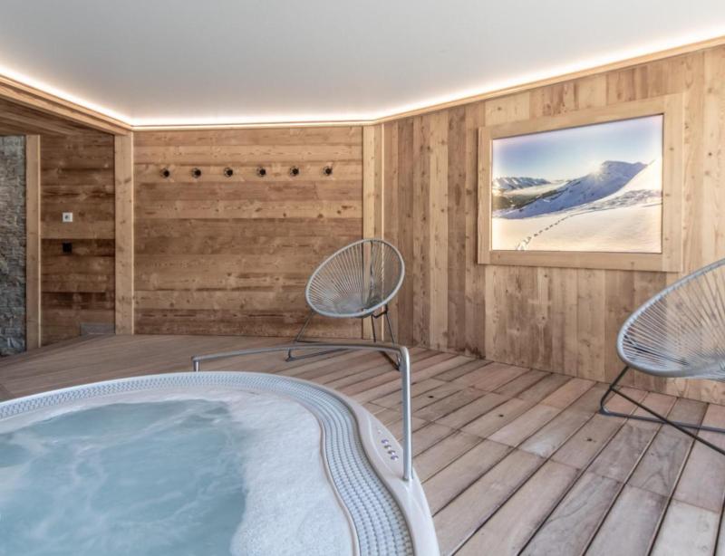 Rent in ski resort Chalet le Sommard - Le Grand Bornand - Jacuzzi