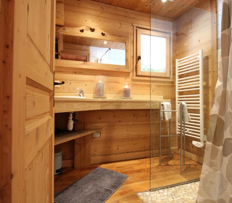 Skiverleih 3-Zimmer-Holzhütte für 6 Personen - Chalet les Primevères - Le Grand Bornand - Badezimmer