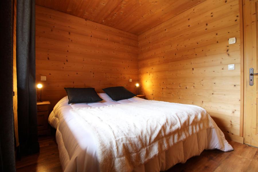 Skiverleih 3-Zimmer-Holzhütte für 6 Personen - Chalet les Primevères - Le Grand Bornand - Offener Schlafbereich