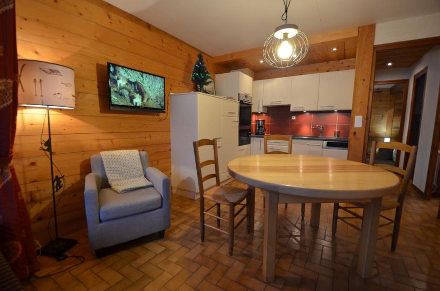 Ski verhuur Appartement 2 kamers 4 personen - L'Eperviere - Le Grand Bornand - Woonkamer