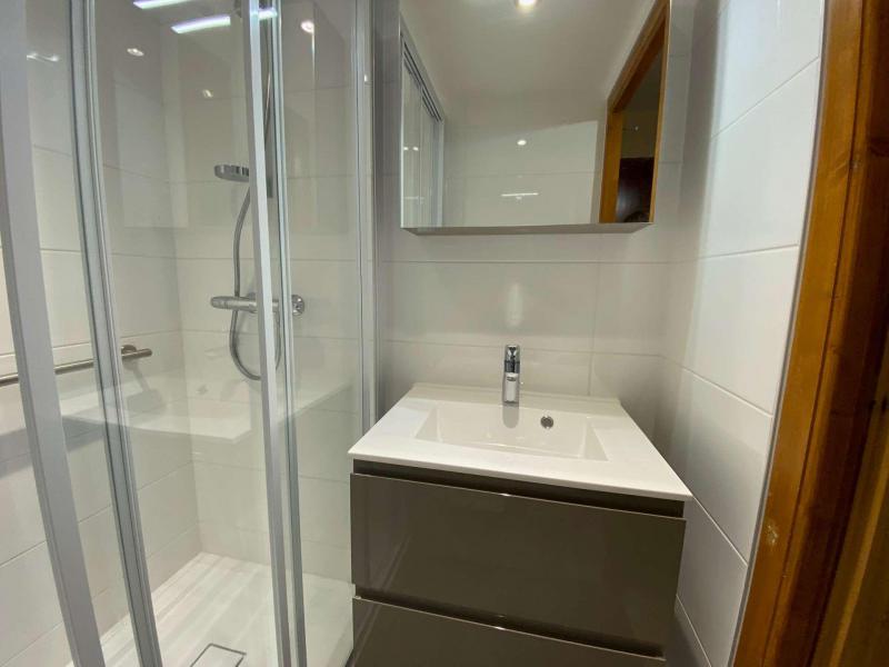 Alquiler al esquí Apartamento cabina 2 piezas para 6 personas (004) - Résidence Alpina A - Le Grand Bornand - Cuarto de ducha