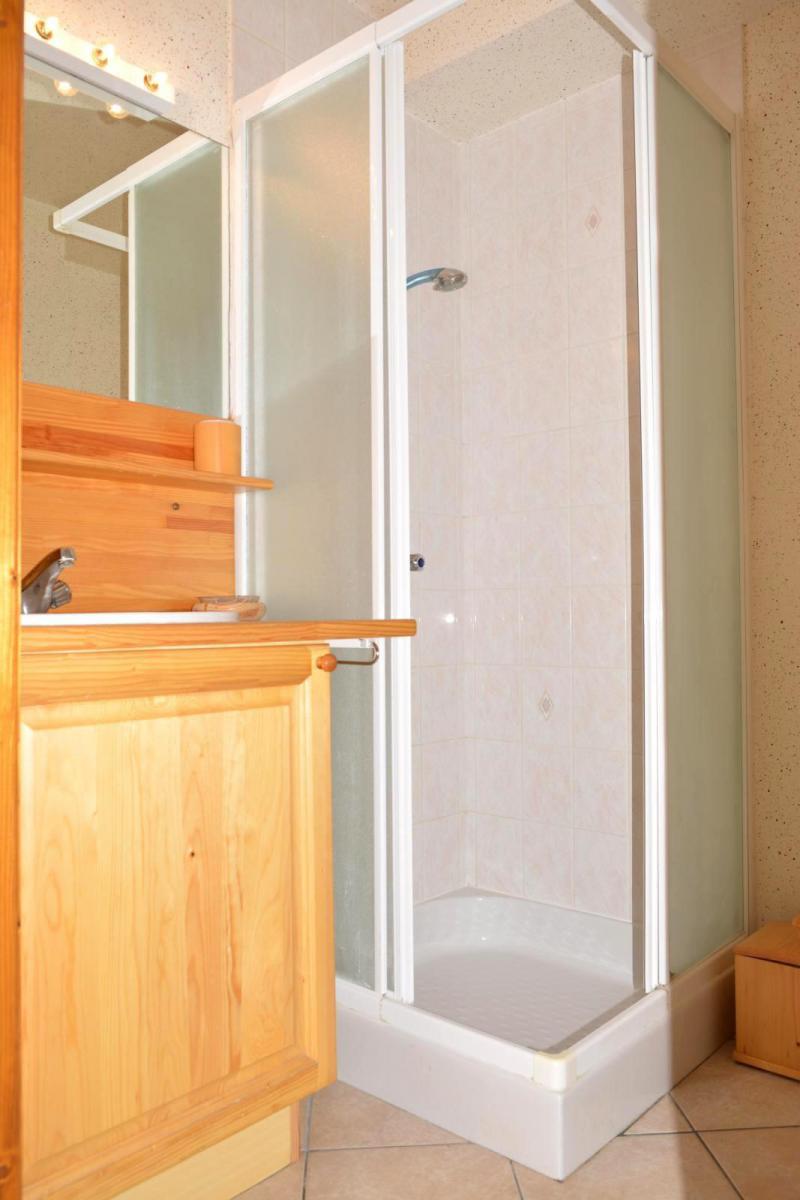 Alquiler al esquí Apartamento cabina 2 piezas para 6 personas (012) - Résidence Alpina - Le Grand Bornand - Cuarto de ducha