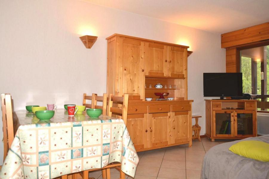 Ski verhuur Appartement 2 kamers bergnis 6 personen (012) - Résidence Alpina - Le Grand Bornand - Woonkamer