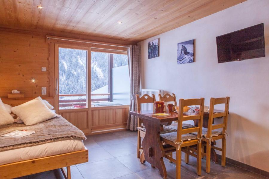 Rent in ski resort Studio sleeping corner 4 people (001) - Résidence Beauregard - Le Grand Bornand - Living room
