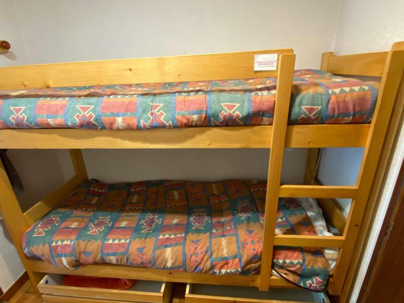 Rent in ski resort Studio 4 people (230) - Résidence Bourdaine - Le Grand Bornand - Bunk beds