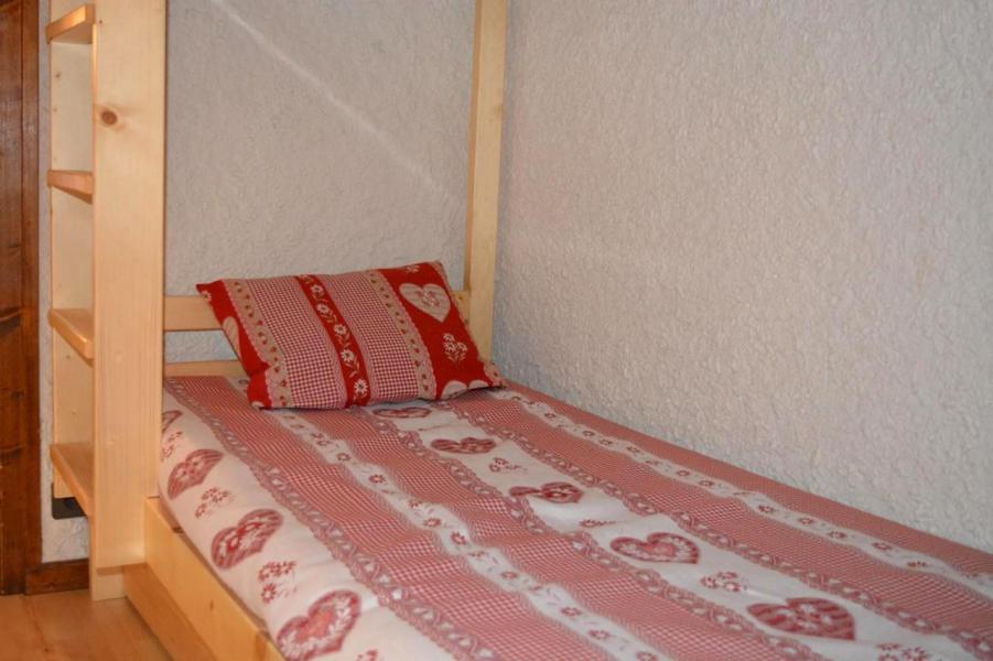 Rent in ski resort Studio sleeping corner 4 people (005) - Résidence l'Eparvi - Le Grand Bornand - Bunk beds